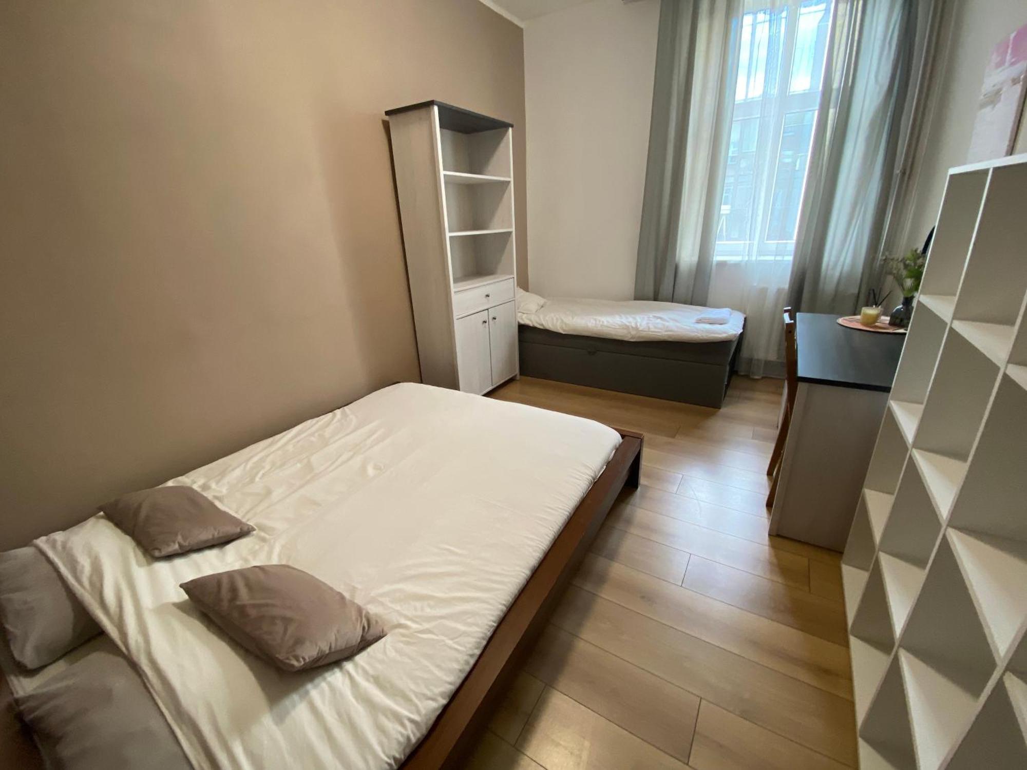 Pini Hostel - Przytulne Pokoje W Centrum Krakowa Exteriör bild