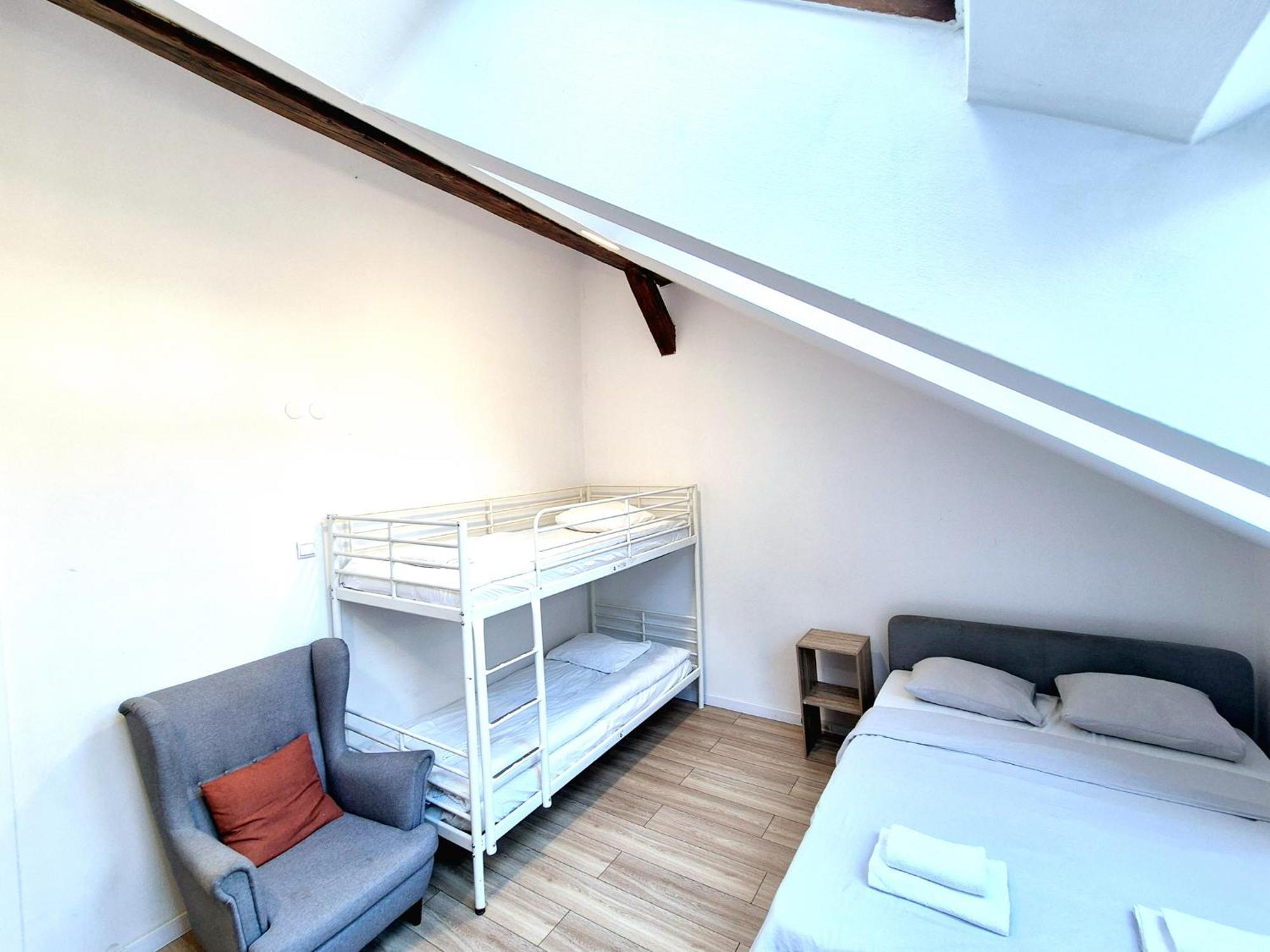 Pini Hostel - Przytulne Pokoje W Centrum Krakowa Exteriör bild